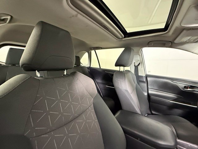 Used 2019 Toyota RAV4 XLE FWD image 25