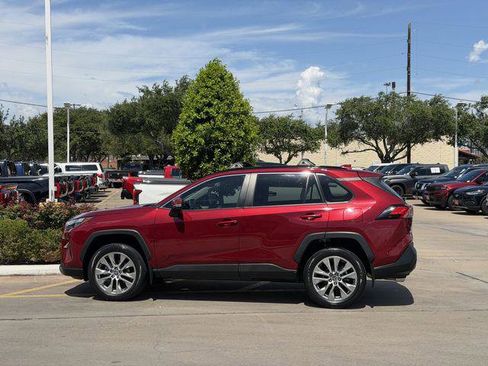 Certified 2023 Toyota RAV4 XLE Premium FWD image 4