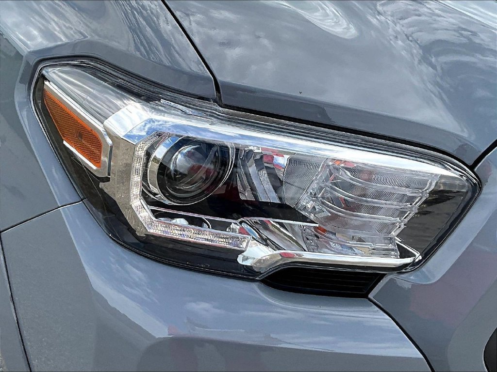 Used 2020 Toyota Tacoma 4x4 Double Cab image 35