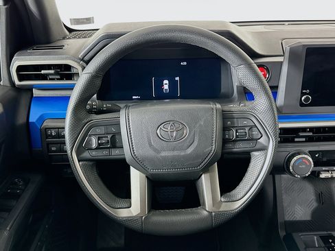 Used 2025 Toyota Tacoma TRD Off-Road image 18