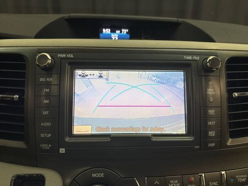 Used 2011 Toyota Sienna XLE w/ Premium Pkg AWD/4WD image 15