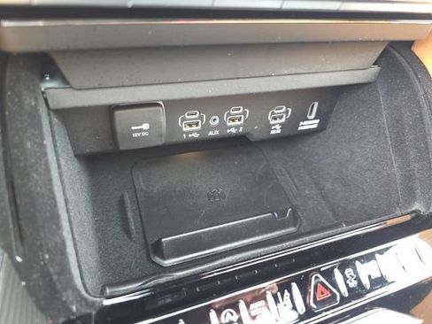 Used 2025 Jeep Grand Wagoneer L Series III w/ Rear Seat Video Group 1 AWD/4WD image 27