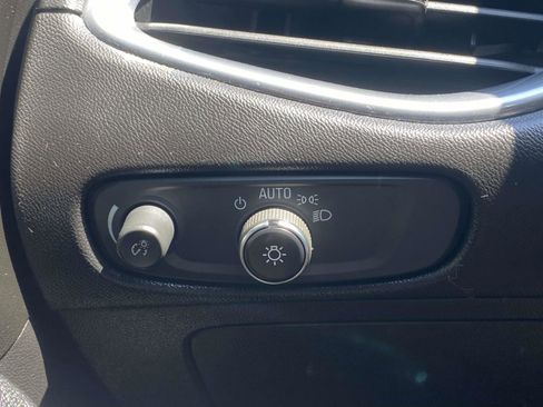 Used 2021 Chevrolet Malibu LT FWD image 18