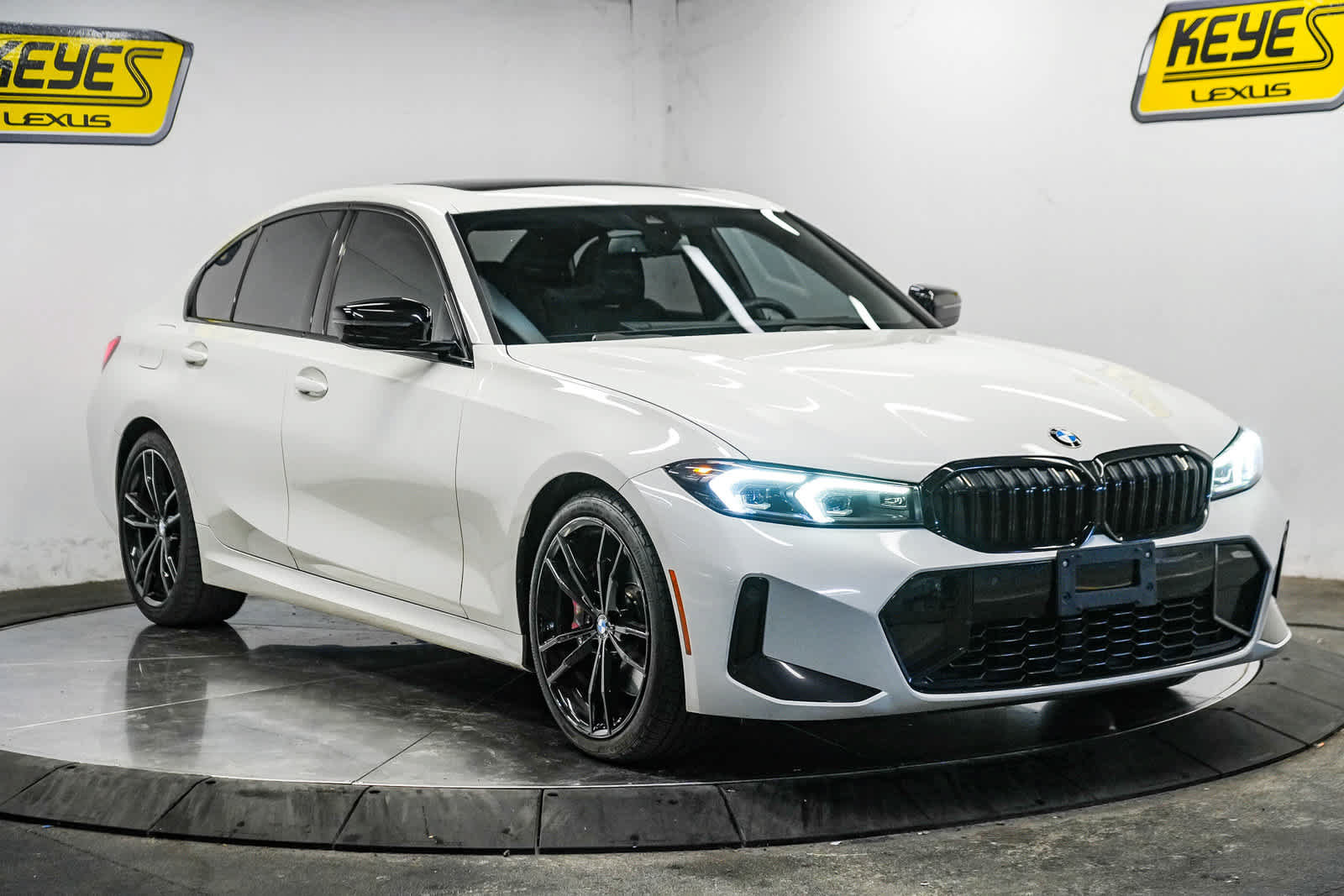 Used 2023 BMW 330i Sedan w/ M Sport Package RWD image 7
