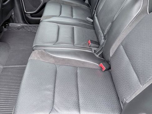 Used 2019 RAM 1500 Laramie AWD/4WD image 17