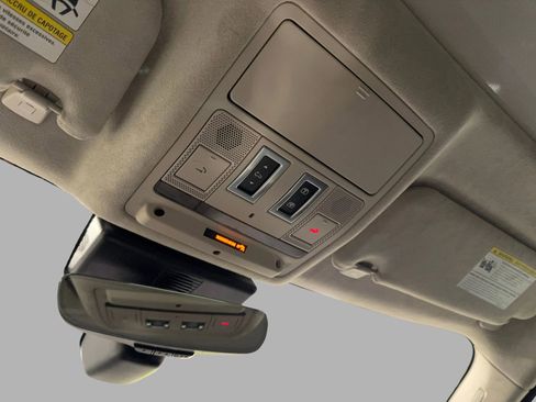 Used 2020 Jaguar F-PACE Prestige image 42