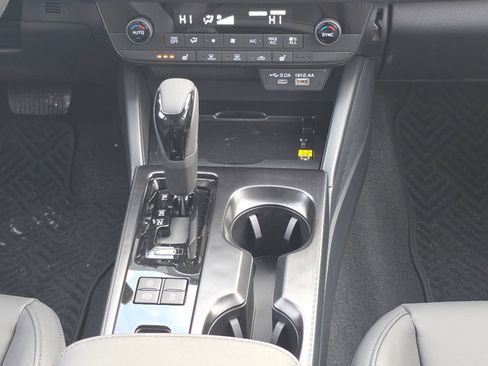 Used 2026 Subaru Outback Premium image 24