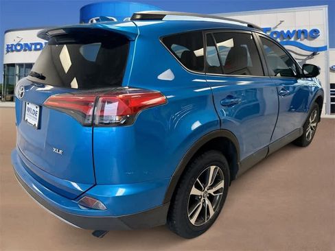 Used 2018 Toyota RAV4 XLE image 8