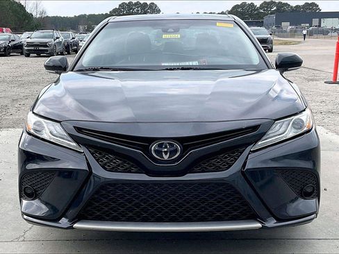 Used 2020 Toyota Camry XSE image 7