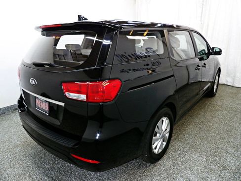 Used 2018 Kia Sedona L FWD image 6
