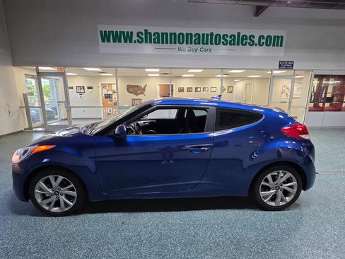 Used 2016 Hyundai Veloster image 11