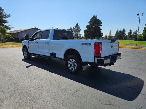 Used 2023 Ford F350 XLT w/ FX4 Off-Road Package image 17