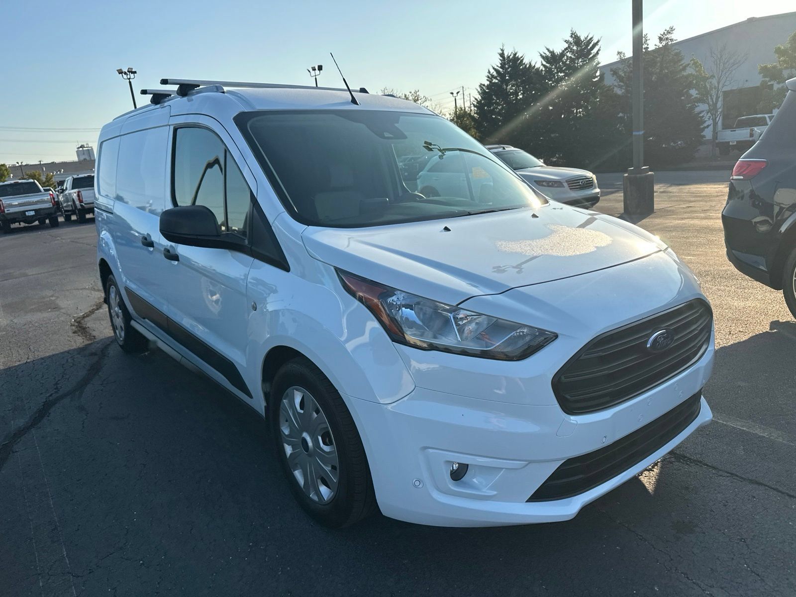 Used 2023 Ford Transit Connect XLT FWD image 3