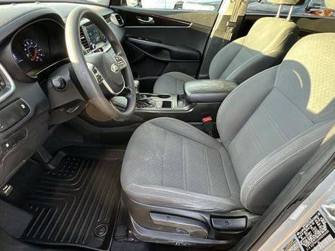 Used 2019 Kia Sorento L image 13