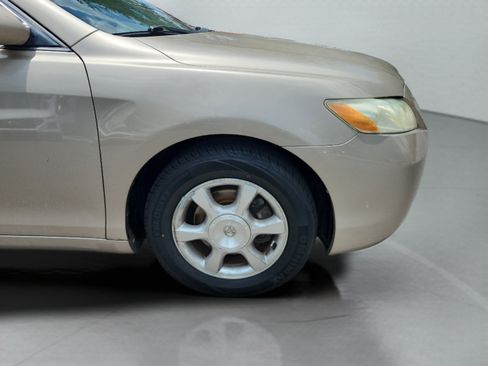 Used 2009 Toyota Camry SE FWD image 10
