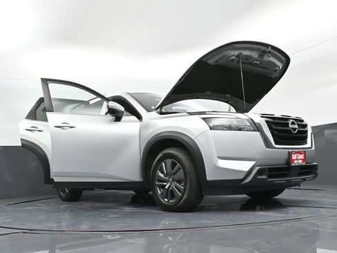 Used 2024 Nissan Pathfinder SV image 44