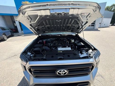 Used 2024 Toyota Tacoma SR RWD image 9