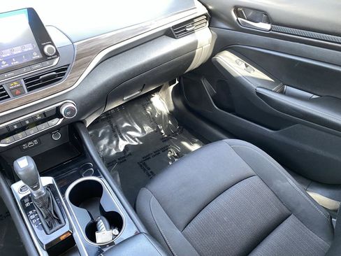 Certified 2024 Nissan Altima 2.5 SV FWD image 17