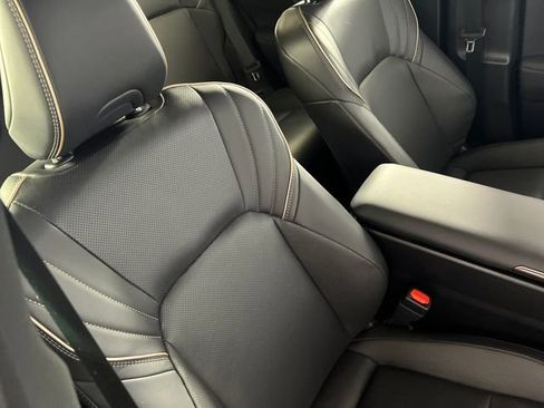 Used 2025 Toyota Crown Signia image 28