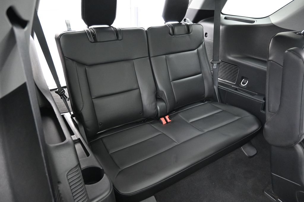 Used 2024 Ford Explorer XLT w/ Equipment Group 202A AWD/4WD image 30