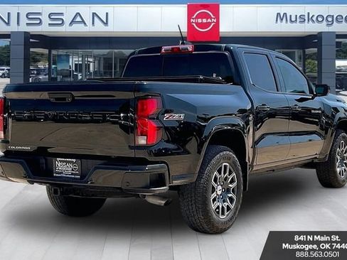 Used 2024 Chevrolet Colorado Z71 w/ Z71 Convenience Package 2 AWD/4WD image 5