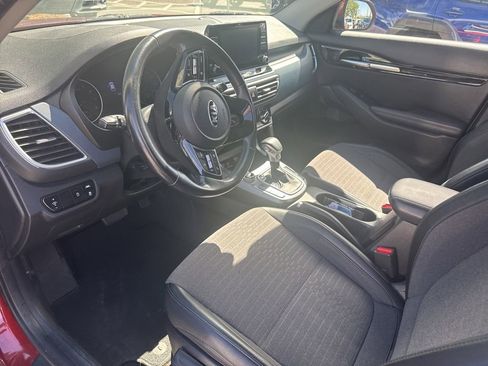 Used 2021 Kia Seltos S FWD image 7