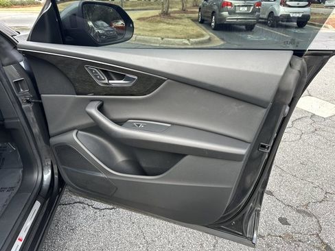 Used 2021 Audi Q8 Premium Plus image 17