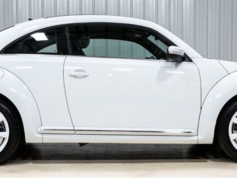 Used 2019 Volkswagen Beetle 2.0T Final Edition SEL FWD image 15