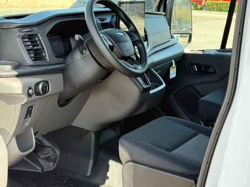New 2026 Ford Transit 250 148 Medium Roof image 5