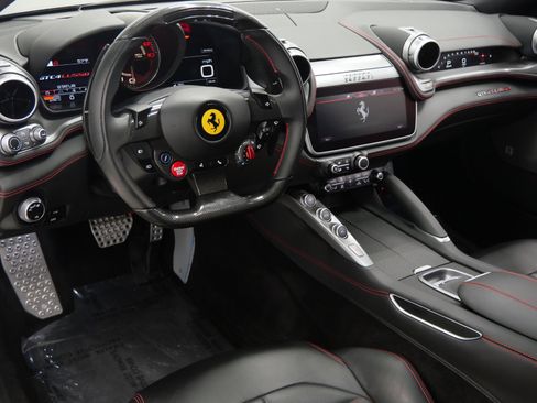 Used 2017 Ferrari GTC4Lusso image 13