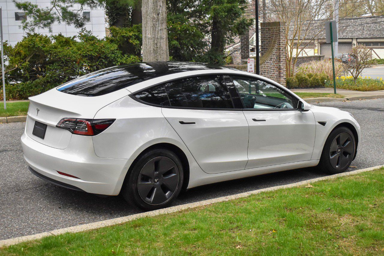 Used 2023 Tesla Model 3 Standard Range RWD image 8