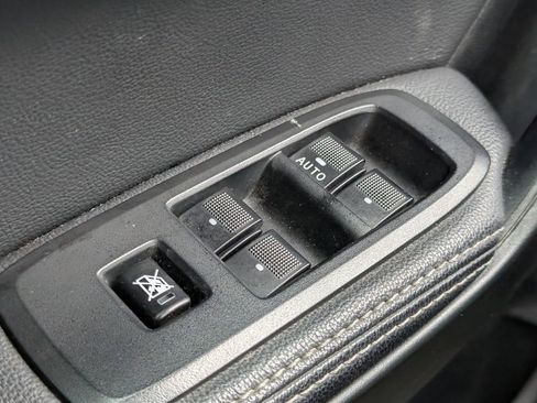 Used 2023 Ford Ranger Lariat w/ Tremor Off-Road Package image 11