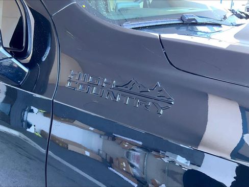 Used 2022 Chevrolet Tahoe High Country image 9