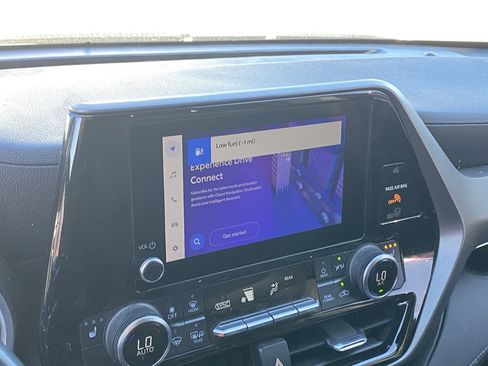 Used 2023 Toyota Highlander XLE FWD image 8