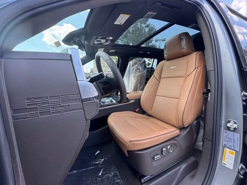 New 2026 Cadillac Escalade ESV Luxury w/ Touring Package image 5