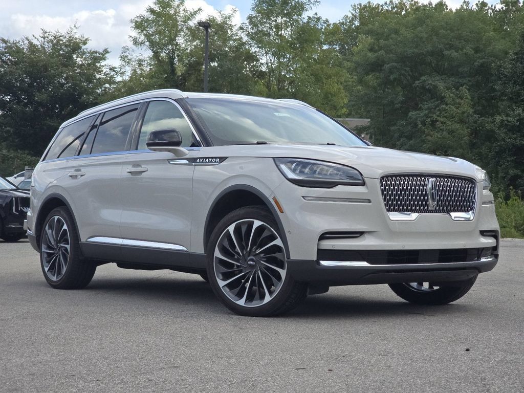 Used 2022 Lincoln Aviator Reserve w/ Equipment Group 201A AWD/4WD image 1