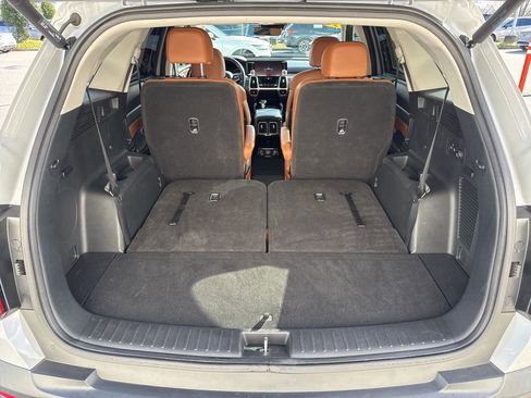 Used 2023 Kia Sorento SX Prestige image 12