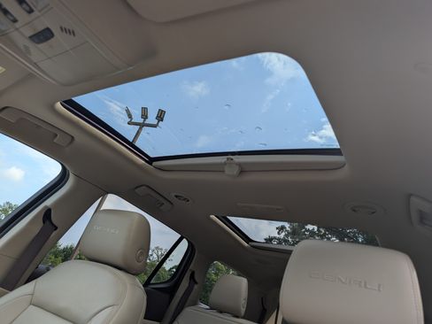 Used 2017 GMC Acadia Denali w/ Technology Package FWD image 14