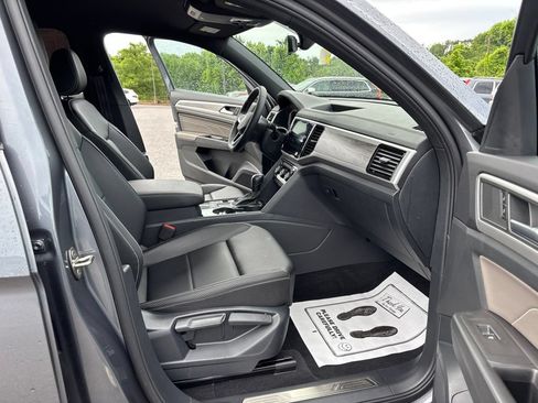 Certified 2023 Volkswagen Atlas Cross Sport SE FWD image 25