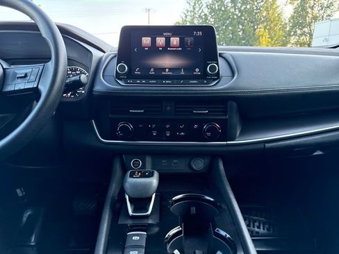 Used 2023 Nissan Rogue S AWD/4WD image 23