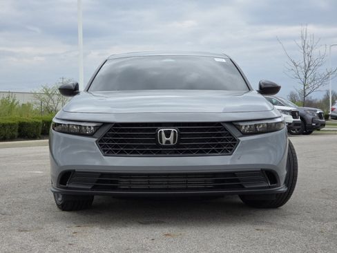 Used 2025 Honda Accord SE image 11