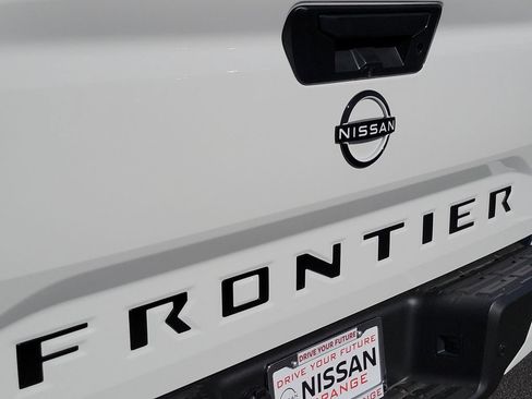 New 2026 Nissan Frontier SV w/ SV Convenience Package RWD image 4