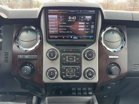 Used 2014 Ford F250 Lariat w/ Lariat Ultimate Package AWD/4WD image 25