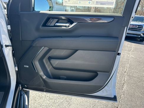 New 2026 GMC Yukon XL Elevation w/ Elevation Premium Package image 15