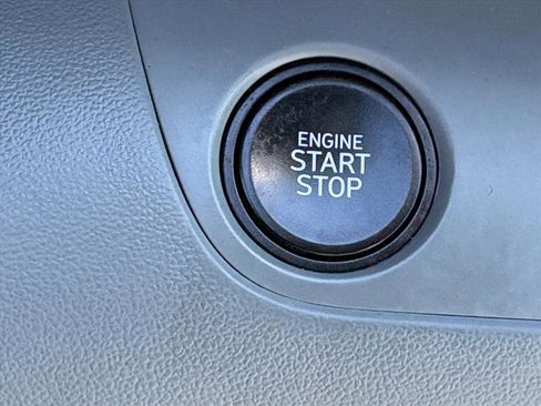 Certified 2025 Hyundai Elantra Limited image 13