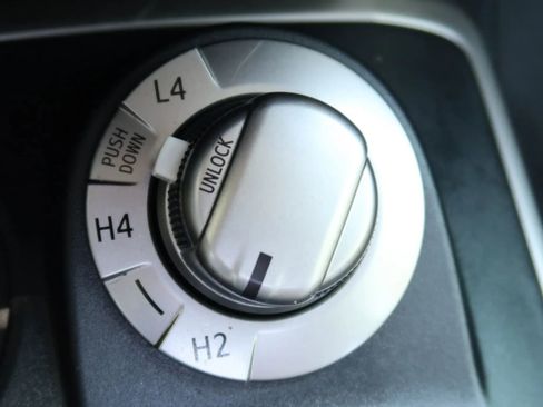 Used 2016 Toyota 4Runner SR5 Premium AWD/4WD image 34
