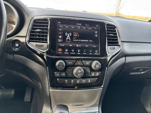 Used 2020 Jeep Grand Cherokee Altitude image 19