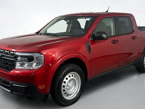 Used 2024 Ford Maverick XL FWD image 3
