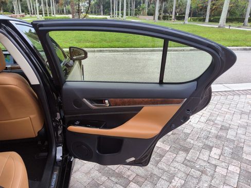 Used 2017 Lexus GS 350 w/ Preferred Accessory Package RWD image 35