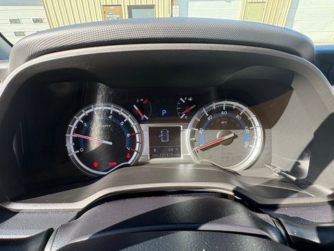 Used 2015 Toyota 4Runner SR5 image 16